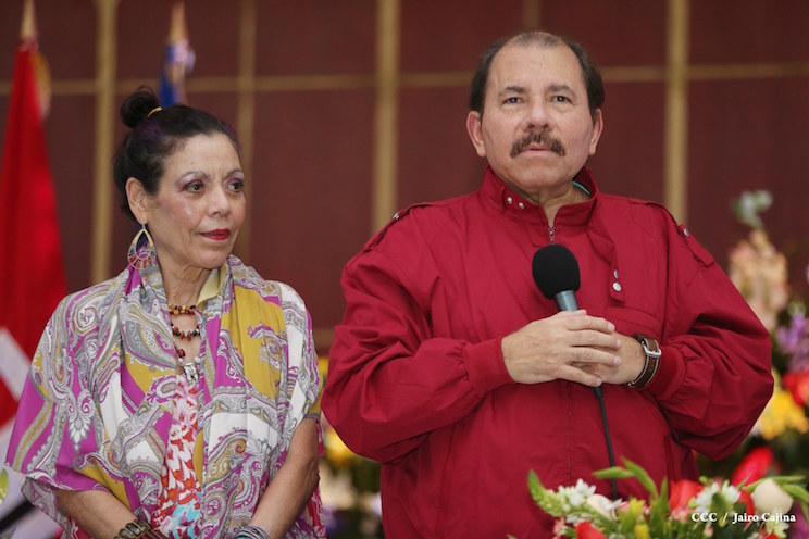Presidente Daniel con los trabajadores